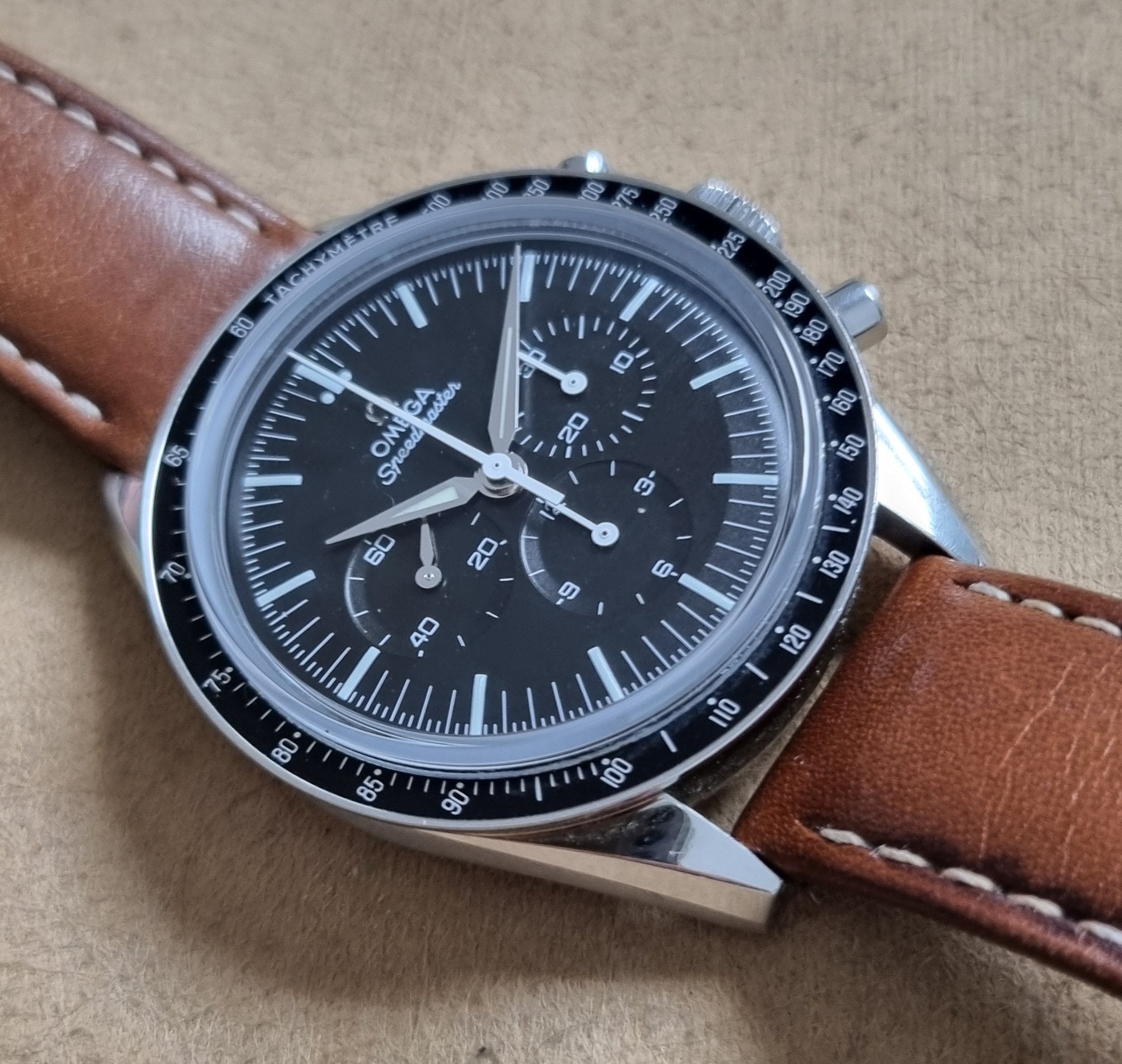 Omega - Speedmaster - 311.32.40.30.01.001 - Hombre - 2000 - 2010